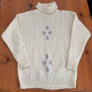 Women's Hualian Cream Turtleneck Sweater